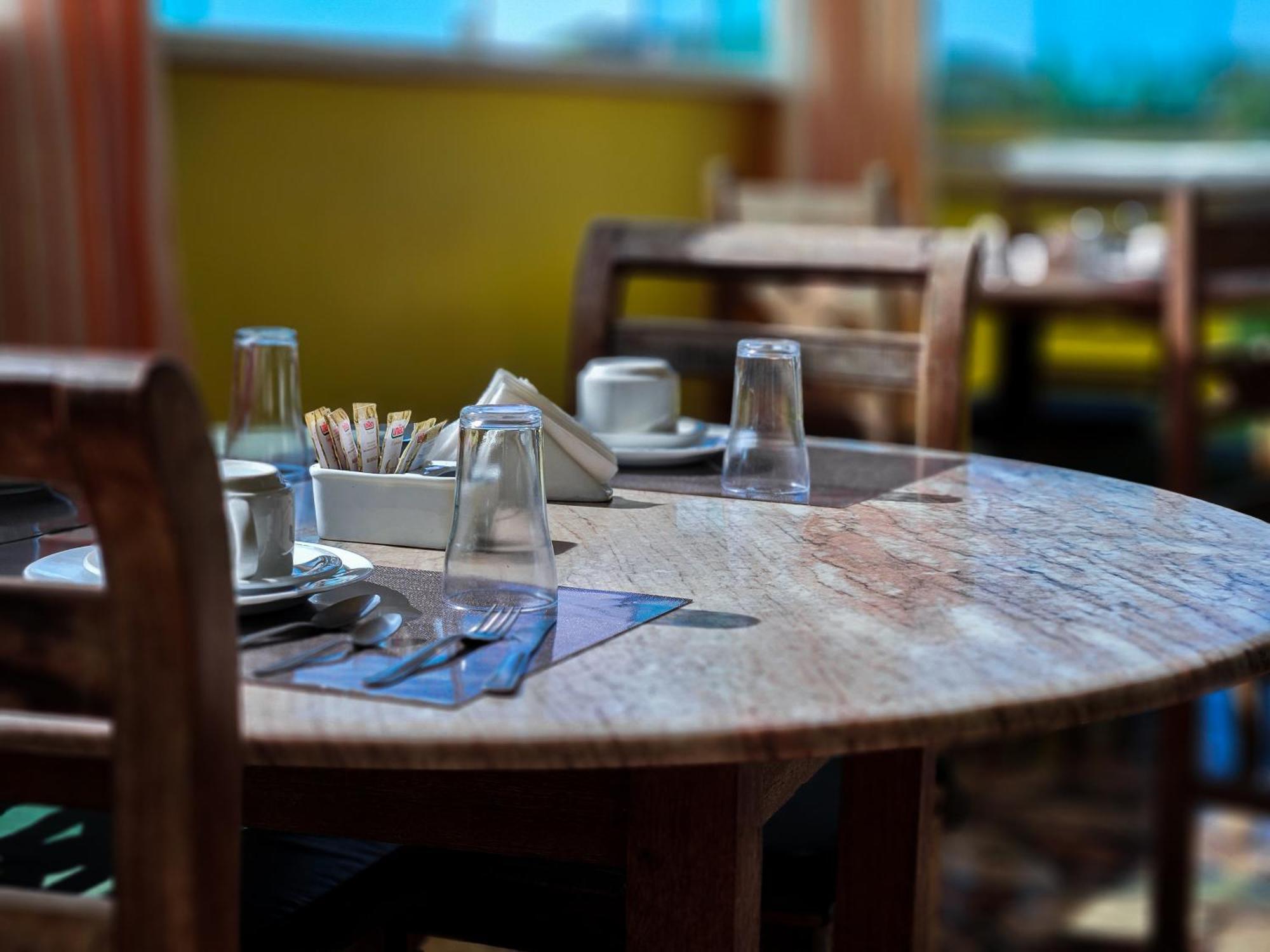 فندق Bella Vista Ocean View Búzios المظهر الخارجي الصورة A restaurant table