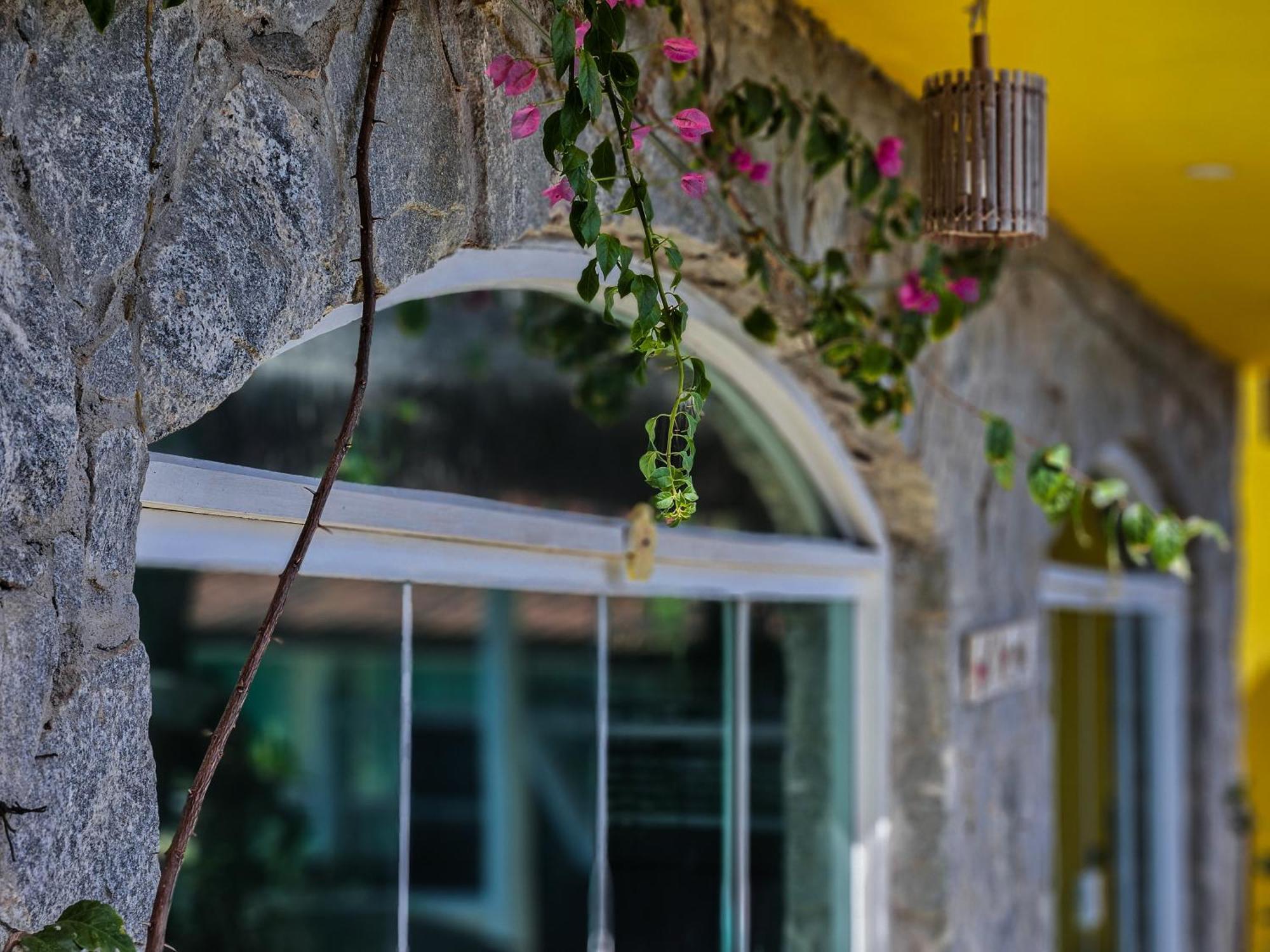 فندق Bella Vista Ocean View Búzios المظهر الخارجي الصورة A window in the house