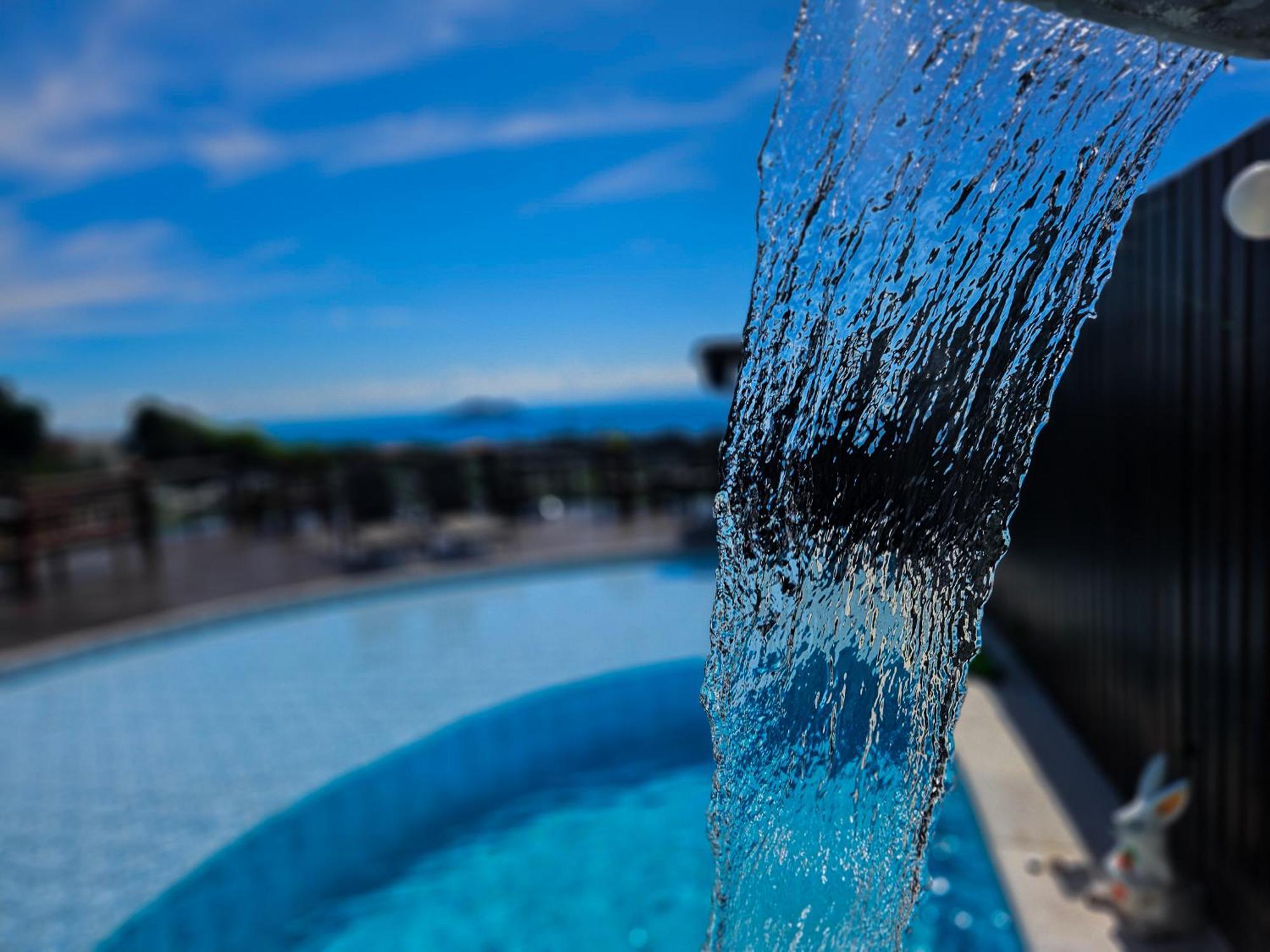 فندق Bella Vista Ocean View Búzios المظهر الخارجي الصورة A shower at a swimming pool