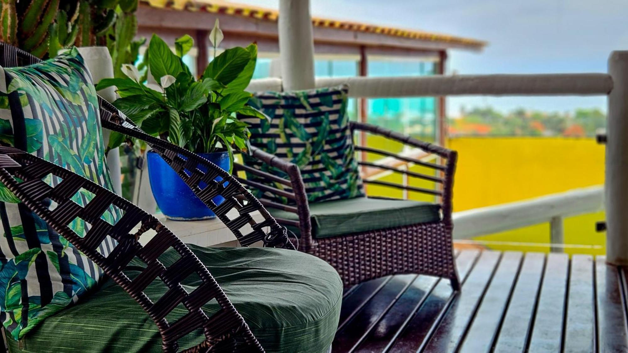 فندق Bella Vista Ocean View Búzios المظهر الخارجي الصورة A balcony in a condominium